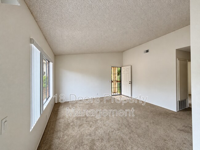 4090 Rosenda Ct San Diego, CA 92122 photo 2