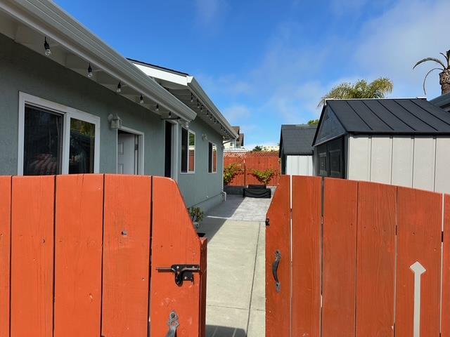 2114 Derby Ave Capitola, CA 95010 photo 3
