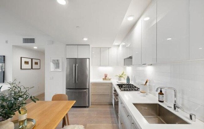 555 Fulton St San Francisco, CA 94102 photo 4