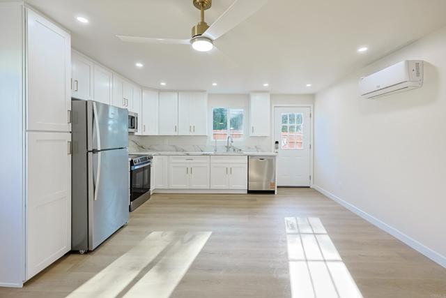 5740 Midwick St San Diego, CA 92139 photo 3