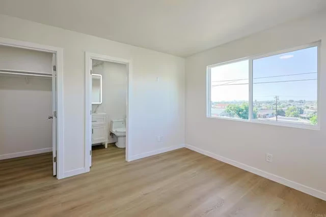 5740 Midwick St San Diego, CA 92139 photo 4