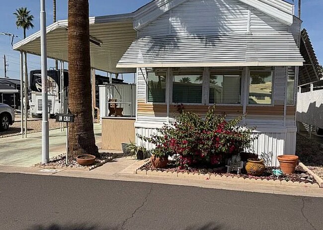 303 N Lindsay Rd Mesa, AZ 85213 photo 3