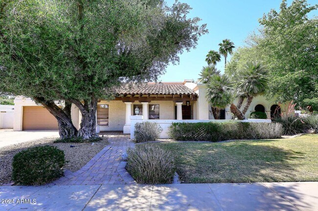 8338 E Via De La Luna Scottsdale, AZ 85258 photo 2