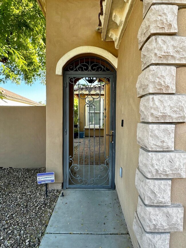 2303 E Dogwood Dr Chandler, AZ 85286 photo 3
