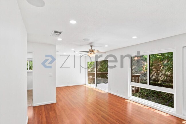Unit 14 photo 2