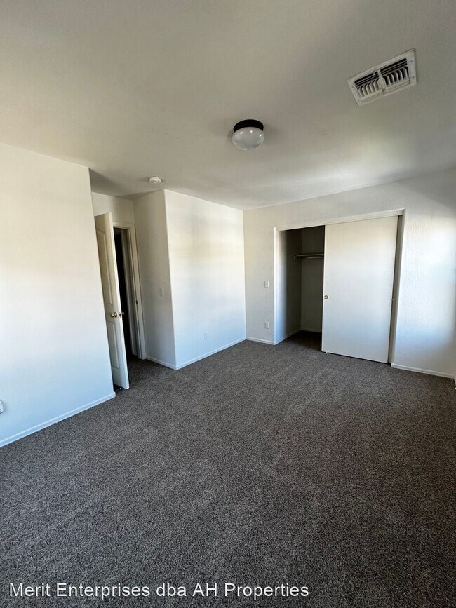 6331 W Fawn Dr Phoenix, AZ 85339 photo 4
