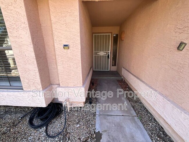 2735 E Thunderhill Pl Phoenix, AZ 85048 photo 4