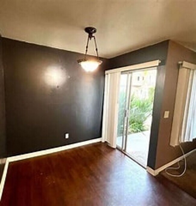 285 Moss St Chula Vista, CA 91911 photo 3