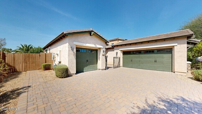 14426 W Coronado Rd photo 4