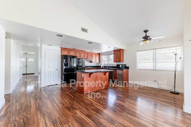 24392 Ridgewood Rd Murrieta, CA 92562 photo 5