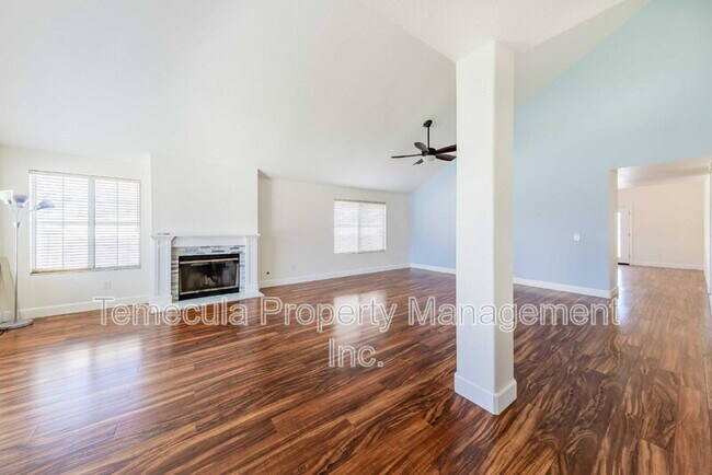24392 Ridgewood Rd Murrieta, CA 92562 photo 2