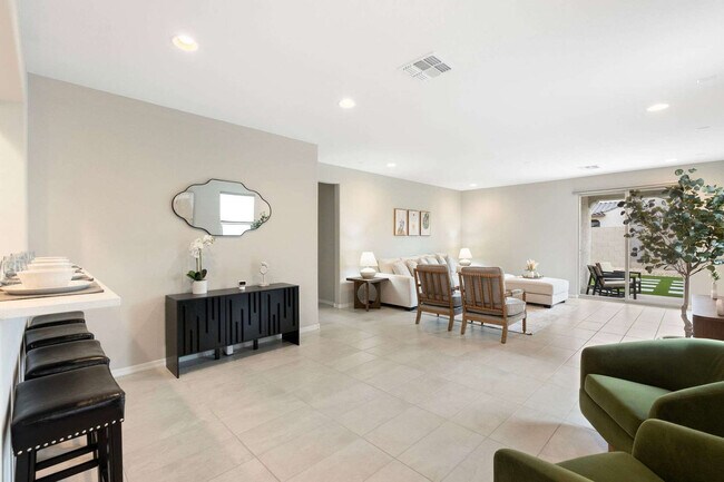 9014 W Luke Ave photo 5