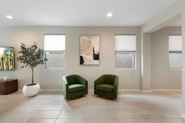 9014 W Luke Ave photo 4