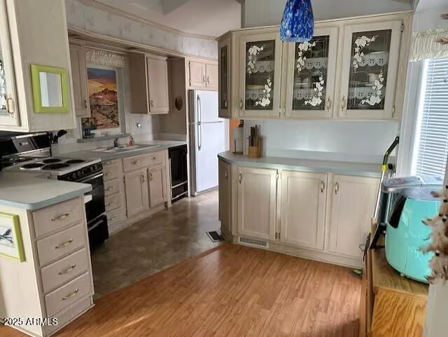 1444 South Zuni Dr Apache Junction, AZ 85119 photo 4
