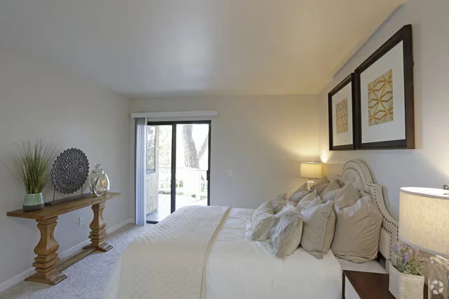 La Serena Apartments photo 2