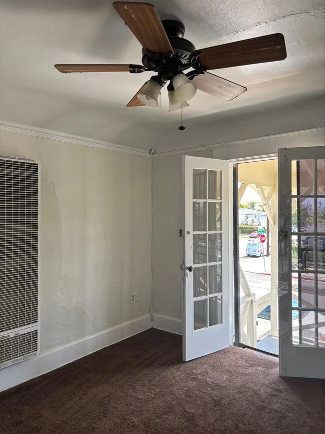 4496 Campus Ave San Diego, CA 92116 photo 4