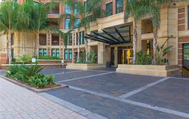 500 W Harbor Dr San Diego, CA 92101 photo 2
