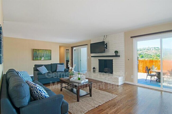 5385 Brockbank Pl San Diego, CA 92115 photo 2