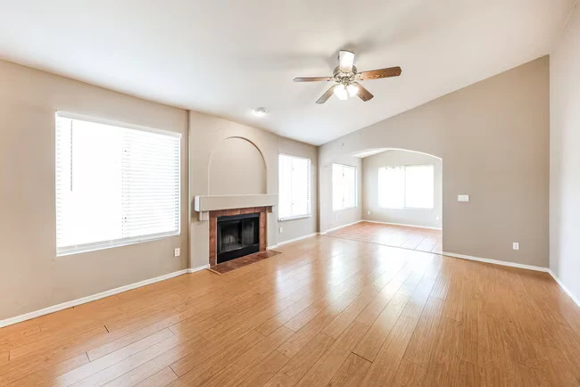 4046 W Abraham Ln Glendale, AZ 85308 photo 3