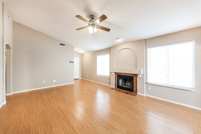 4046 W Abraham Ln Glendale, AZ 85308 photo 4