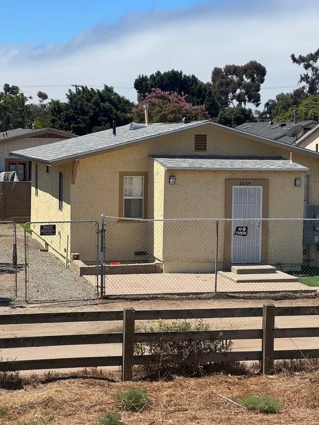 3684 Beta St San Diego, CA 92113 photo 2