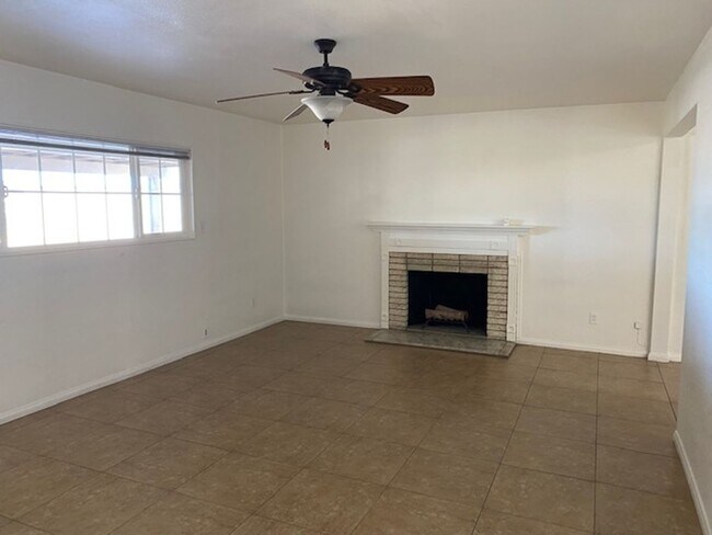 7016 Madrone Ave San Diego, CA 92114 photo 4