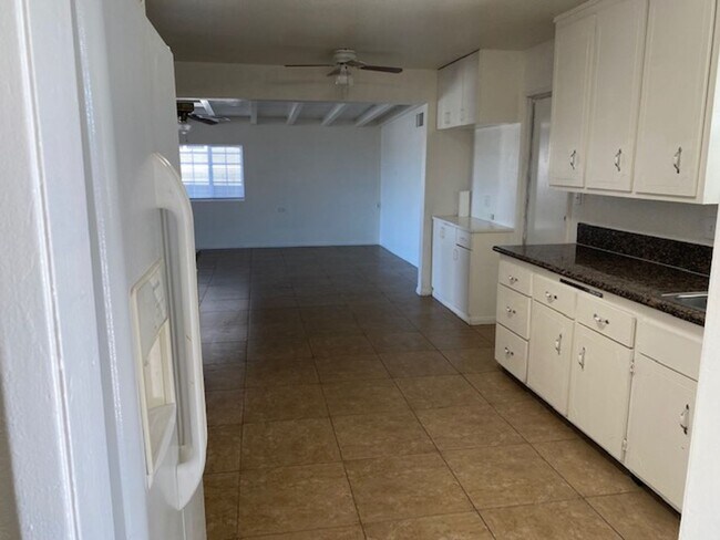 7016 Madrone Ave San Diego, CA 92114 photo 2