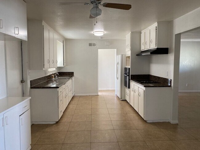 7016 Madrone Ave San Diego, CA 92114 photo 3