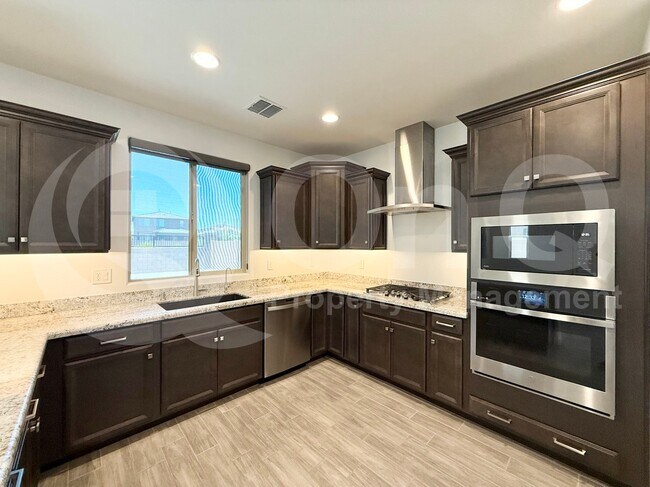 28272 N 132nd Dr Peoria, AZ 85383 photo 4