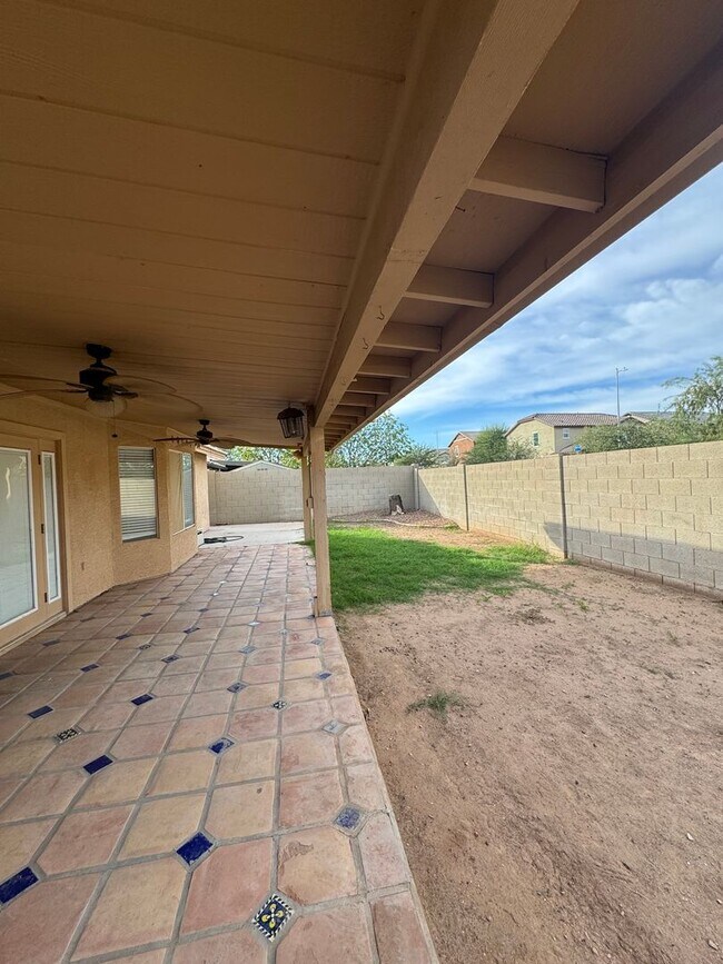 326 S Bronco Ln Gilbert, AZ 85233 photo 2