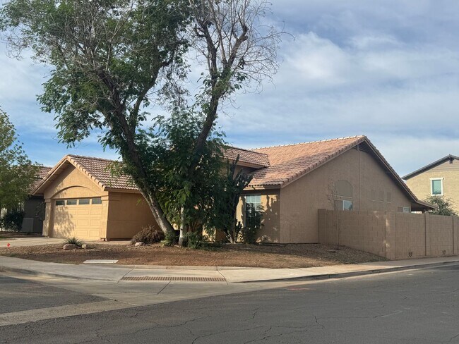 326 S Bronco Ln Gilbert, AZ 85233 photo 5
