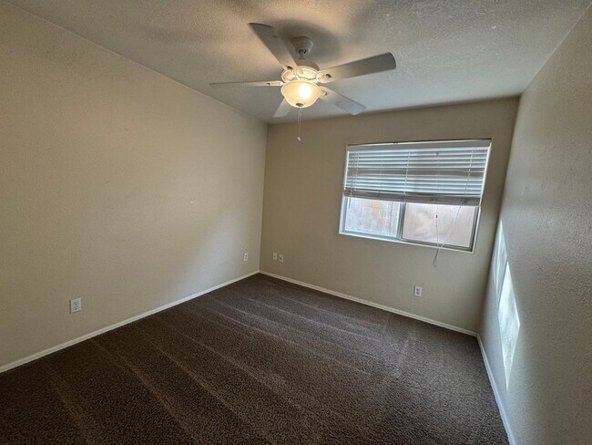 326 S Bronco Ln Gilbert, AZ 85233 photo 4