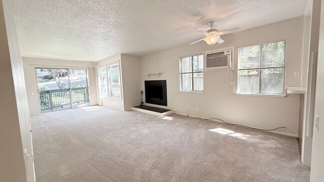 929 Dewing Ave unit B photo 4