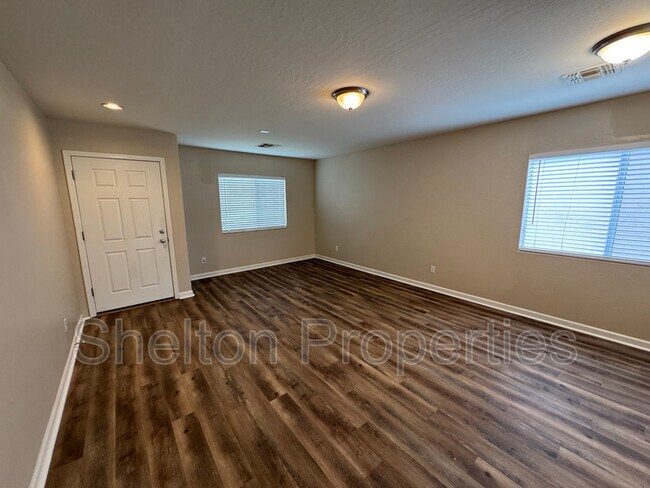 10153 N 115th Dr Youngtown, AZ 85363 photo 5