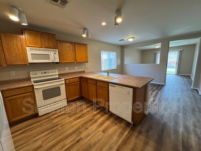 10153 N 115th Dr Youngtown, AZ 85363 photo 2