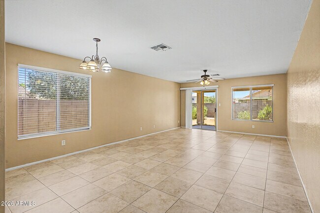 13153 W Mauna Loa Ln Surprise, AZ 85379 photo 5