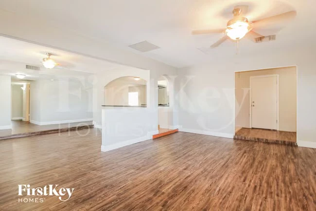 4643 W Mountain View Rd Glendale, AZ 85302 photo 3