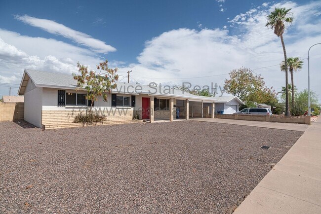 1705 N Camellia St Tempe, AZ 85288 photo 2