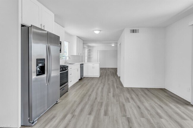 6216 Pembroke Dr San Diego, CA 92115 photo 5
