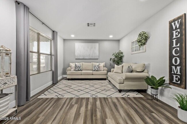 10617 W Daley Ln Peoria, AZ 85383 photo 4