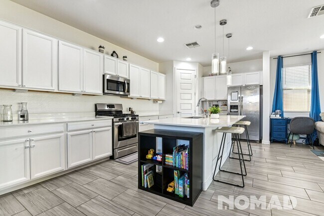 1244 E Irwin Ave Phoenix, AZ 85042 photo 4