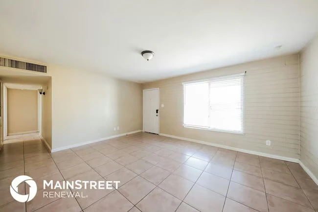 4627 N 47th Dr Phoenix, AZ 85031 photo 4