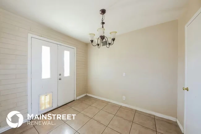 4627 N 47th Dr Phoenix, AZ 85031 photo 5