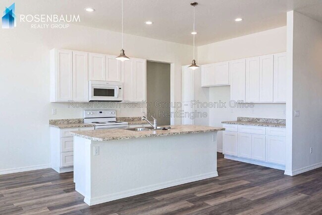 9435 W Magnum Dr photo 3