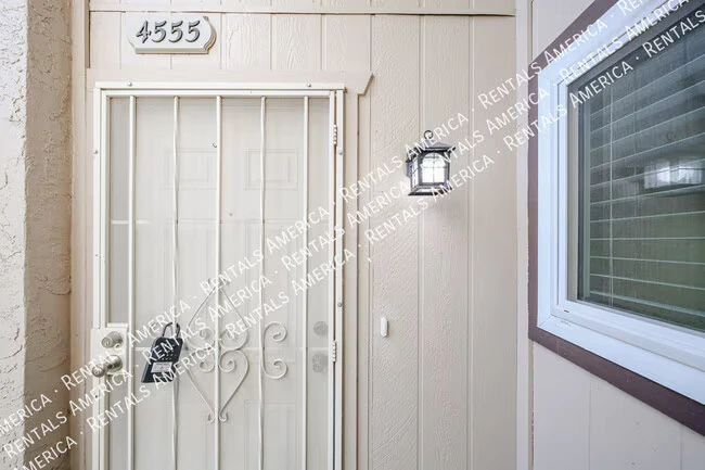 4555 W Continental Dr Glendale, AZ 85308 photo 4