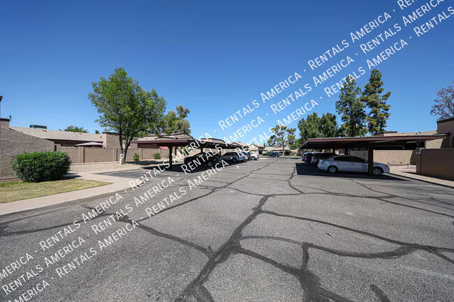 4555 W Continental Dr Glendale, AZ 85308 photo 2