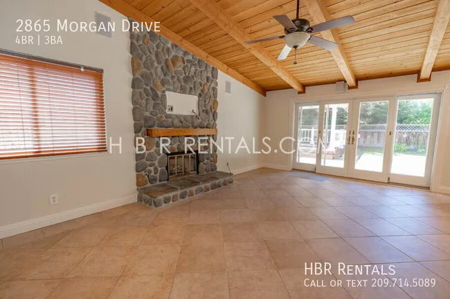 2865 Morgan Dr photo 5