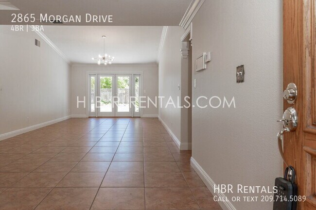 2865 Morgan Dr photo 2
