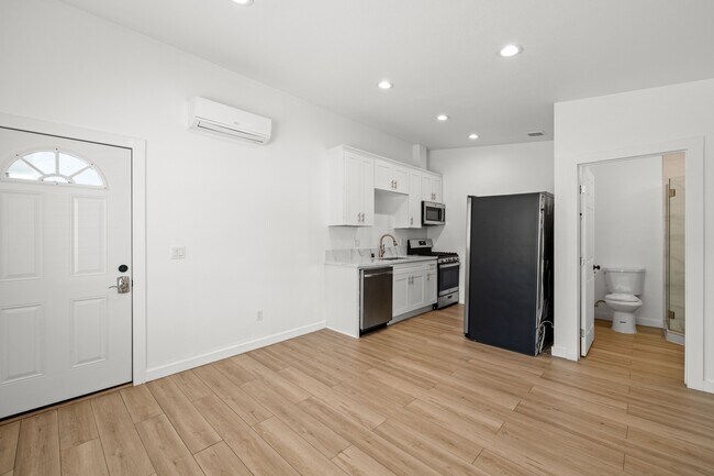 4928 54th St San Diego, CA 92115 photo 4