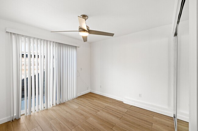 4928 54th St San Diego, CA 92115 photo 5